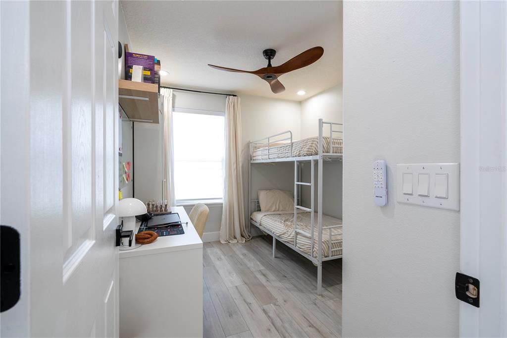 For Sale: $475,000 (3 beds, 2 baths, 1600 Square Feet)