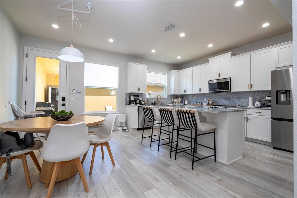 For Sale: $475,000 (3 beds, 2 baths, 1600 Square Feet)