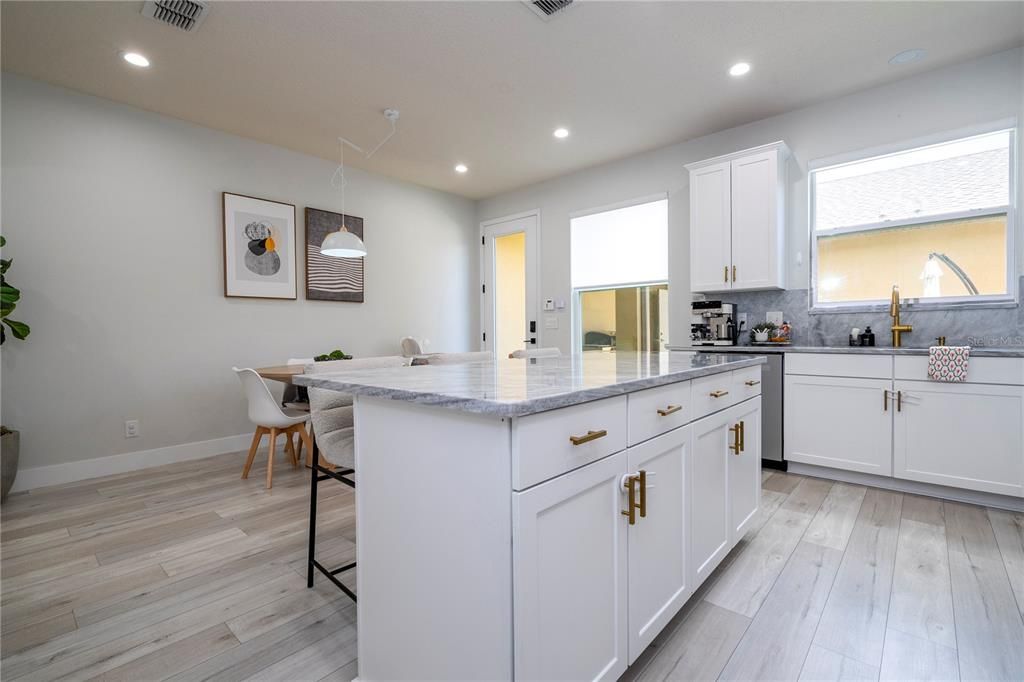 For Sale: $475,000 (3 beds, 2 baths, 1600 Square Feet)