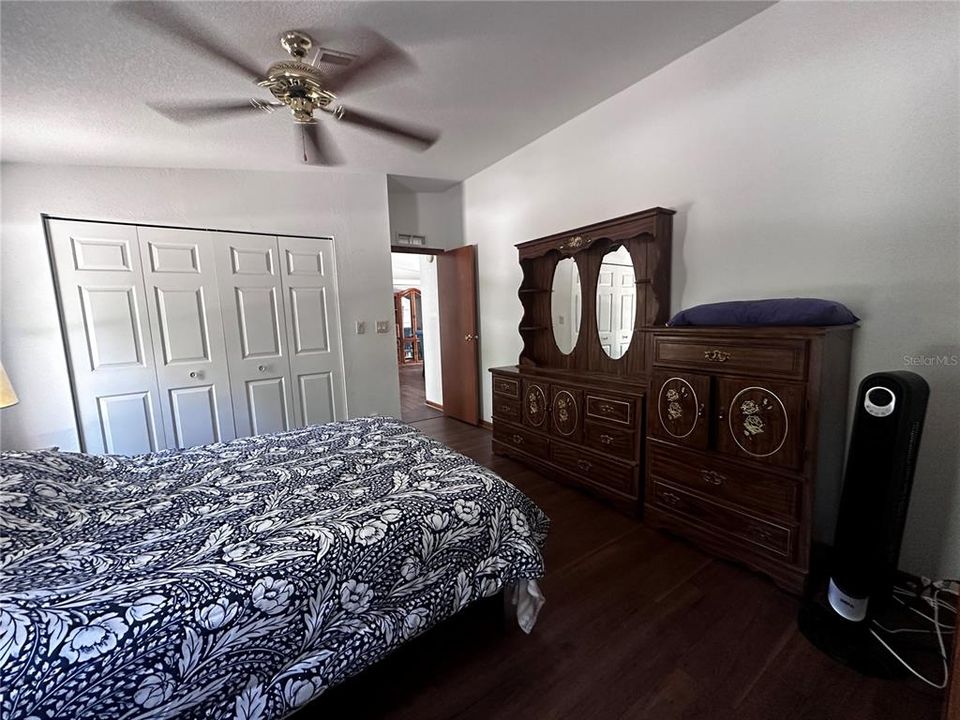 For Sale: $295,000 (3 beds, 2 baths, 1772 Square Feet)