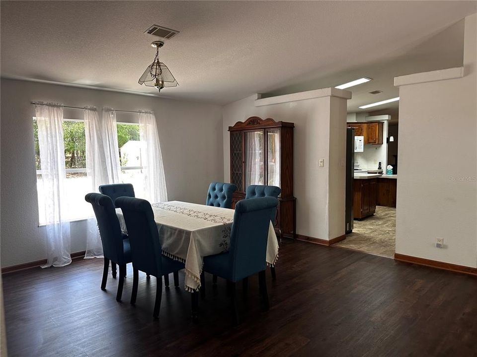 For Sale: $295,000 (3 beds, 2 baths, 1772 Square Feet)