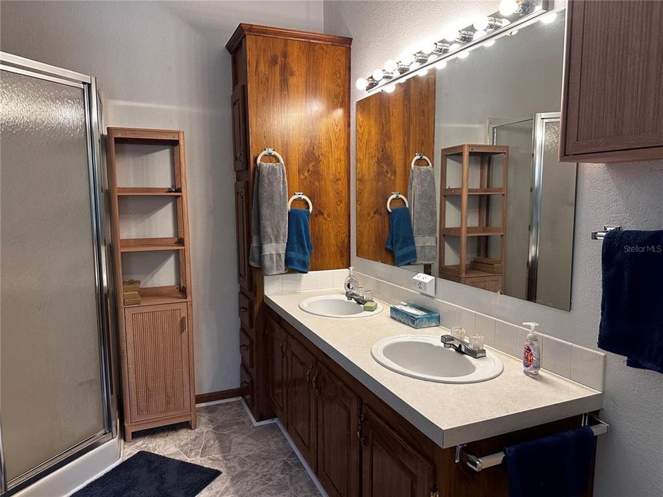 For Sale: $295,000 (3 beds, 2 baths, 1772 Square Feet)