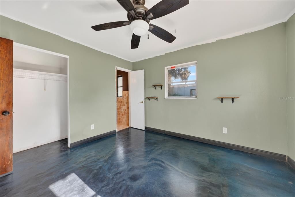 Activo con contrato: $209,900 (3 camas, 1 baños, 1032 Pies cuadrados)