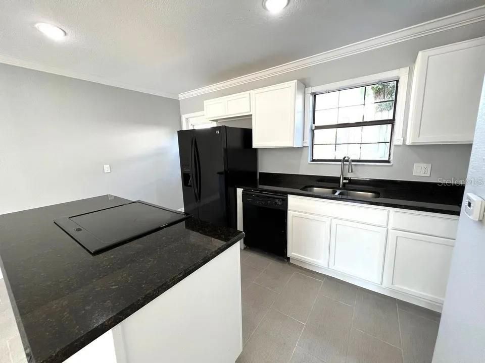 В аренду: $1,850 (3 спален, 2 ванн, 1159 Квадратных фут)