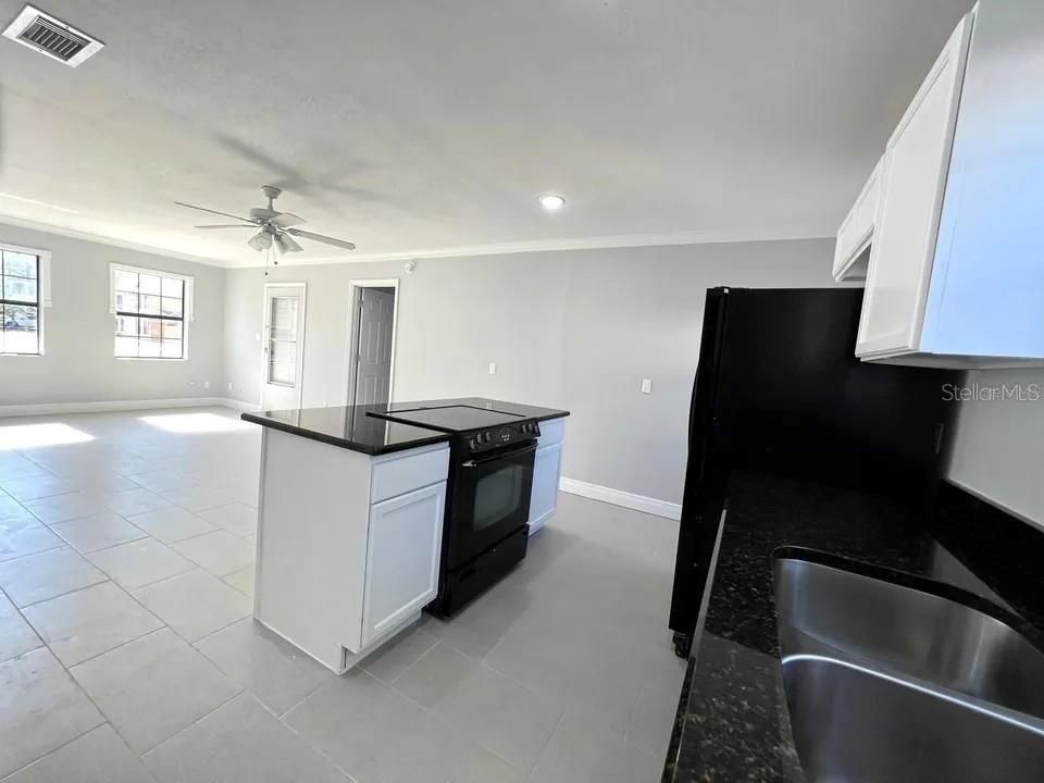 В аренду: $1,850 (3 спален, 2 ванн, 1159 Квадратных фут)