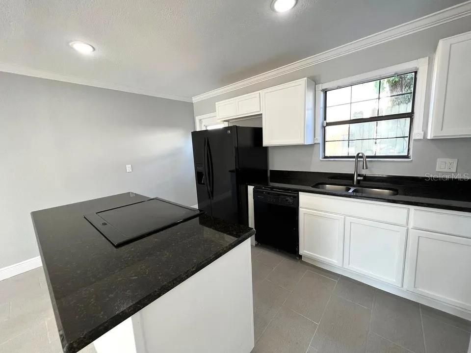 В аренду: $1,850 (3 спален, 2 ванн, 1159 Квадратных фут)