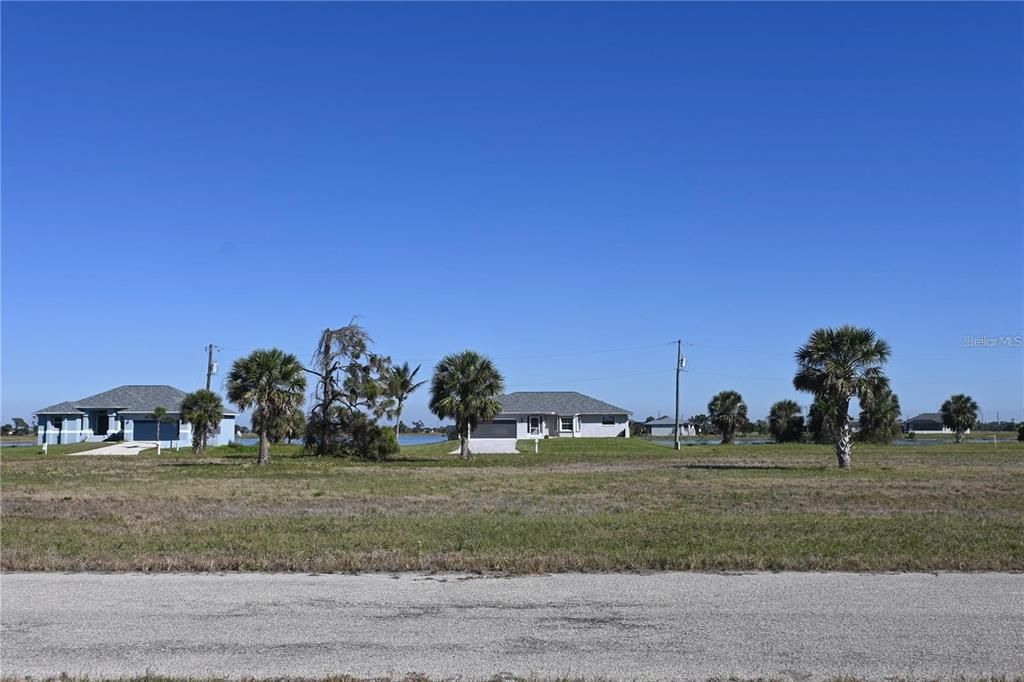 待售: $15,000 (0.18 acres)