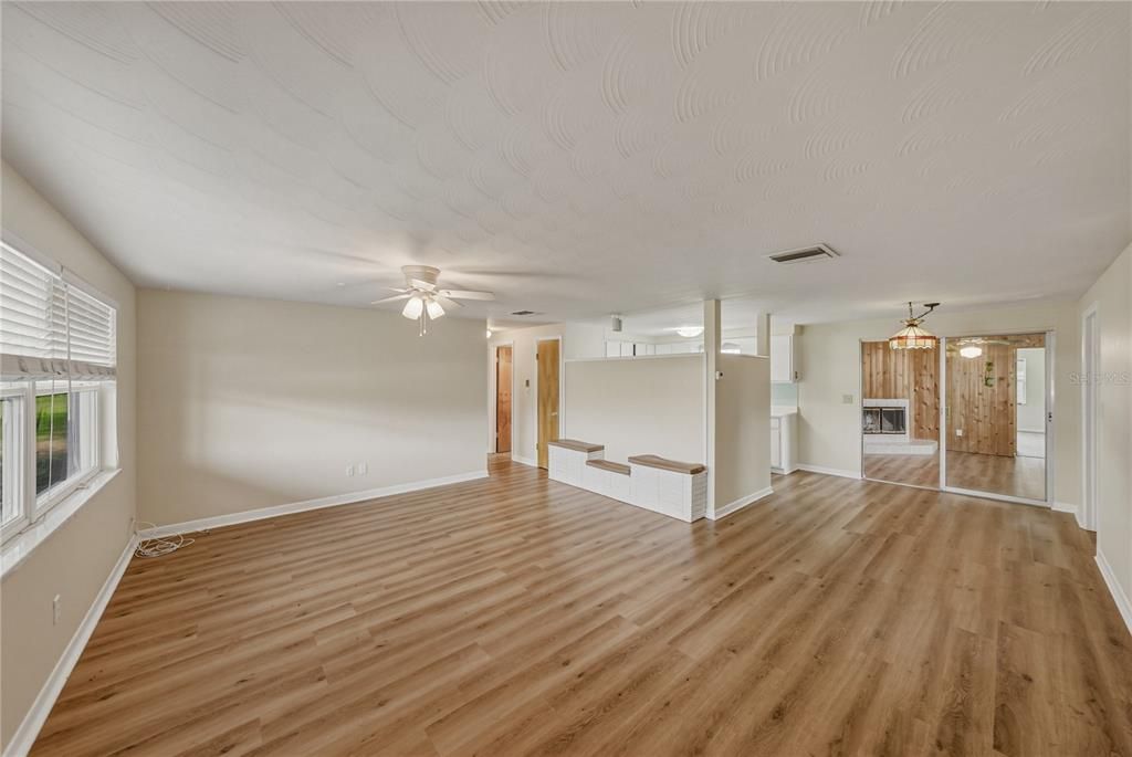For Sale: $274,900 (3 beds, 2 baths, 1604 Square Feet)