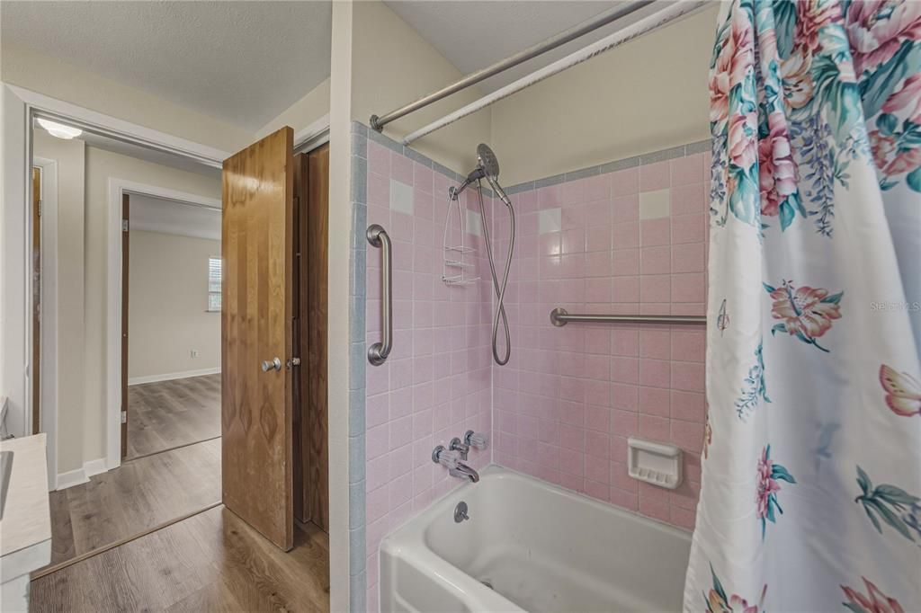 For Sale: $274,900 (3 beds, 2 baths, 1604 Square Feet)