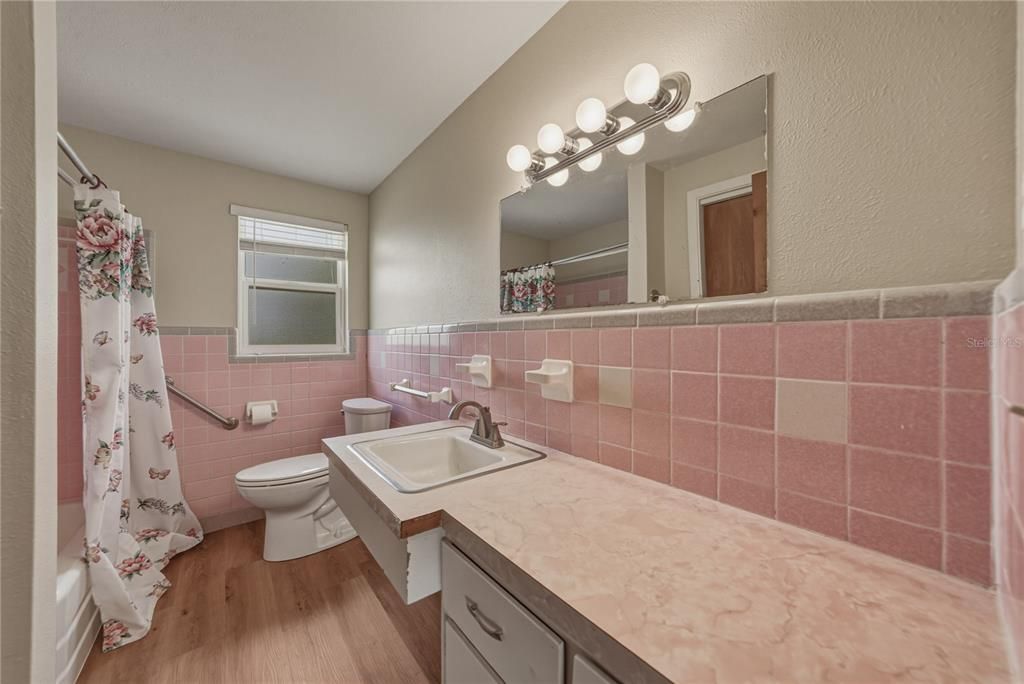 For Sale: $274,900 (3 beds, 2 baths, 1604 Square Feet)