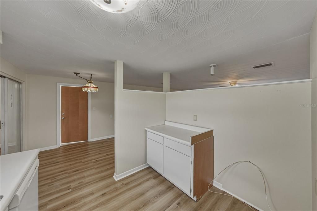 For Sale: $274,900 (3 beds, 2 baths, 1604 Square Feet)