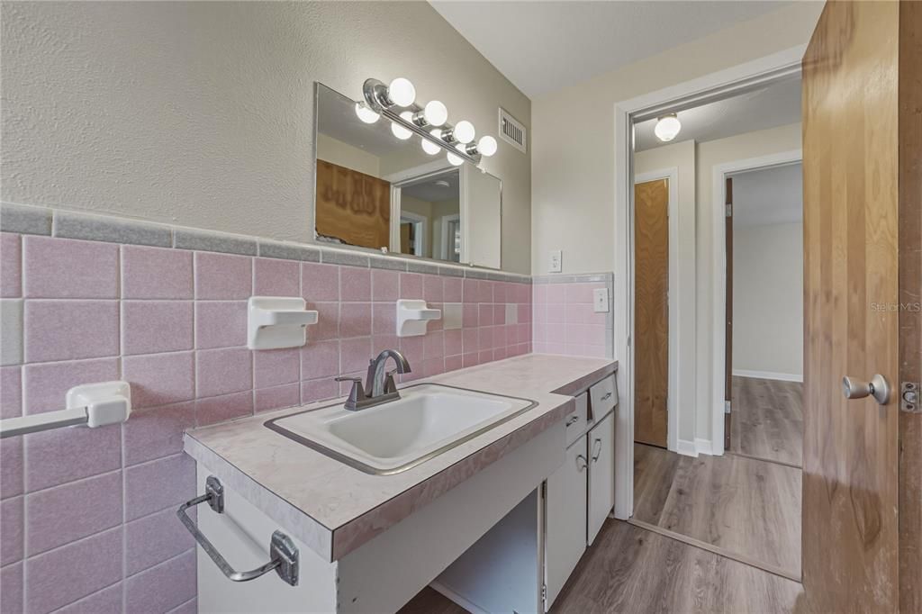 For Sale: $274,900 (3 beds, 2 baths, 1604 Square Feet)