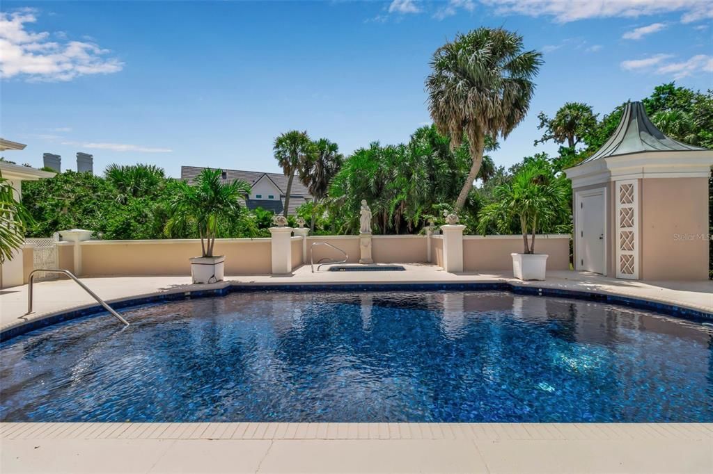 For Sale: $4,790,000 (4 beds, 5 baths, 5087 Square Feet)