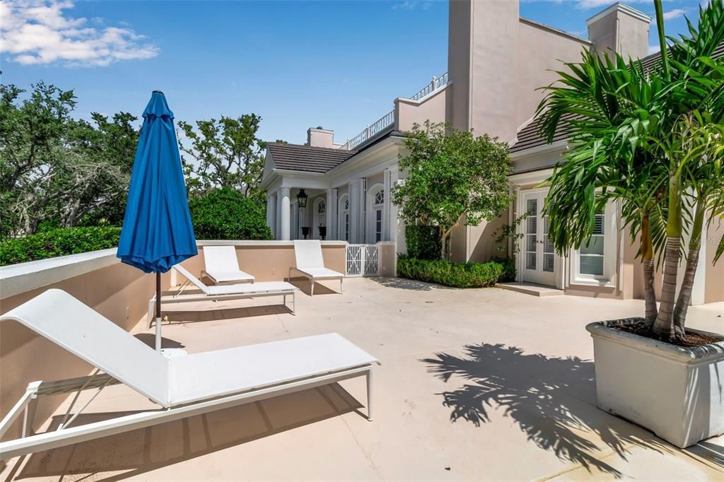 For Sale: $4,790,000 (4 beds, 5 baths, 5087 Square Feet)