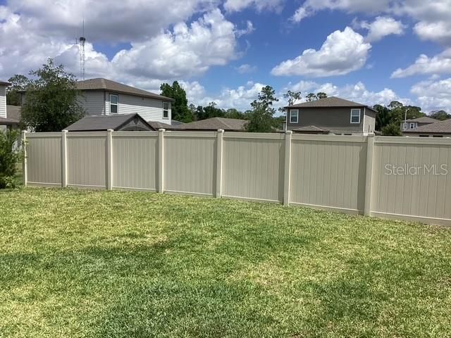На продажу: $369,900 (4 спален, 2 ванн, 1700 Квадратных фут)