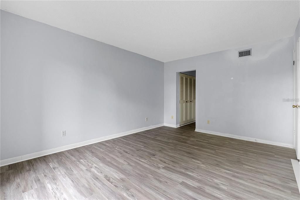 В аренду: $1,300 (1 спален, 1 ванн, 926 Квадратных фут)