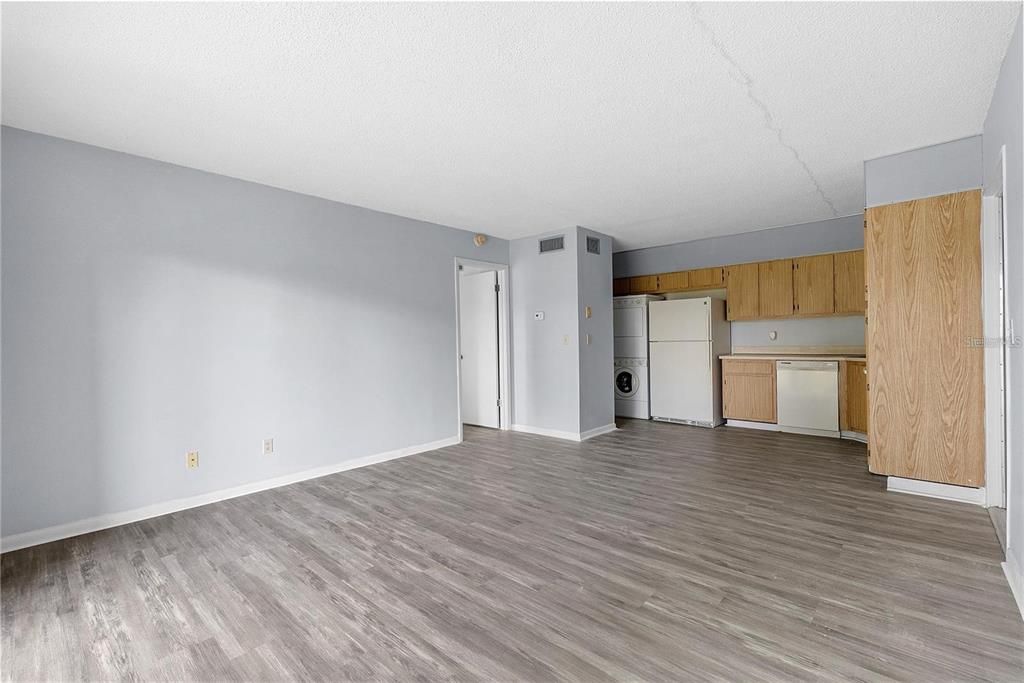 В аренду: $1,300 (1 спален, 1 ванн, 926 Квадратных фут)