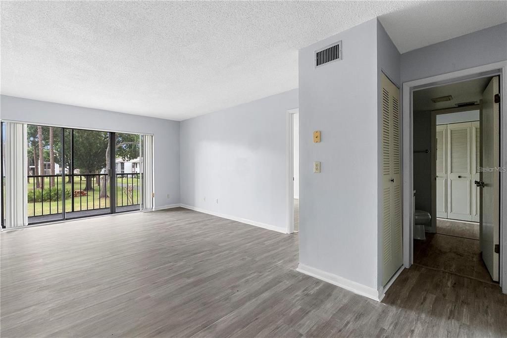 В аренду: $1,300 (1 спален, 1 ванн, 926 Квадратных фут)