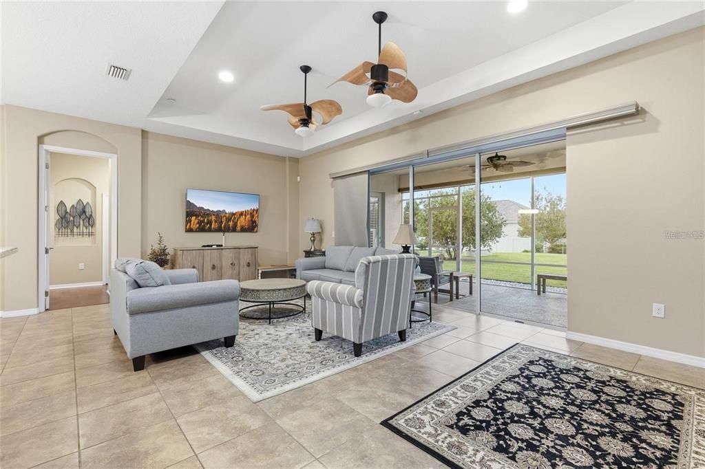 For Rent: $2,500 (3 beds, 2 baths, 1968 Square Feet)