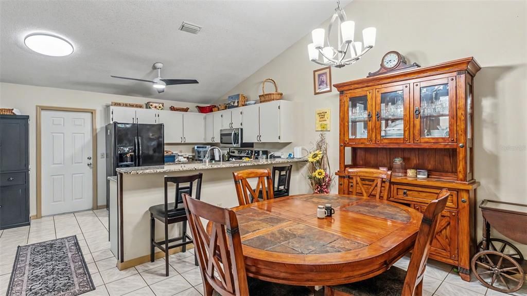 For Sale: $170,000 (2 beds, 2 baths, 1385 Square Feet)