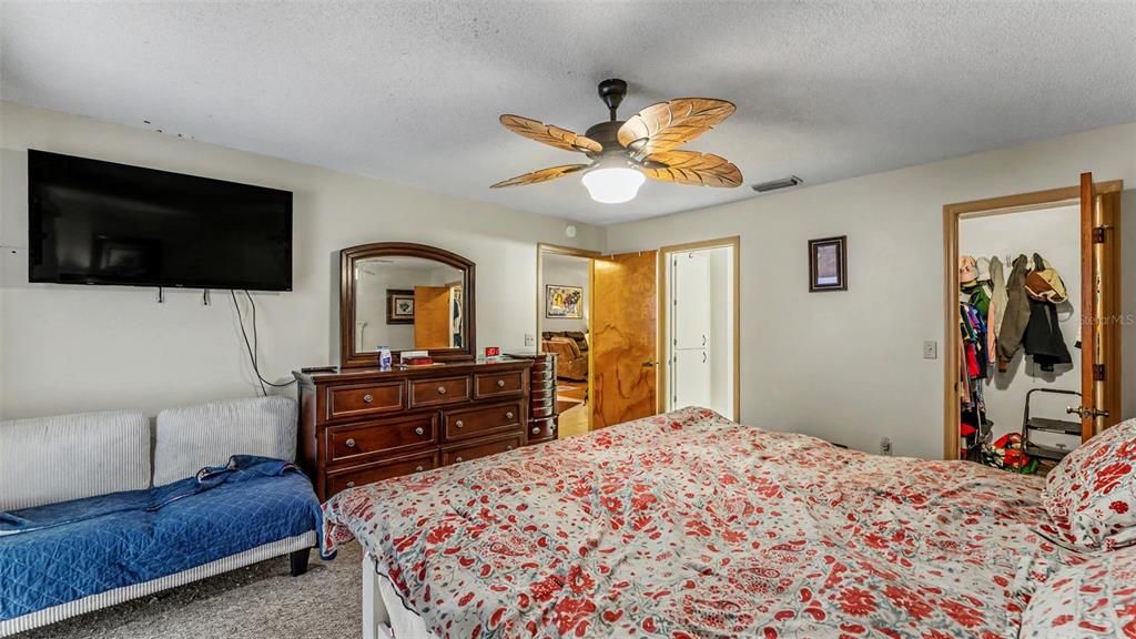 For Sale: $170,000 (2 beds, 2 baths, 1385 Square Feet)