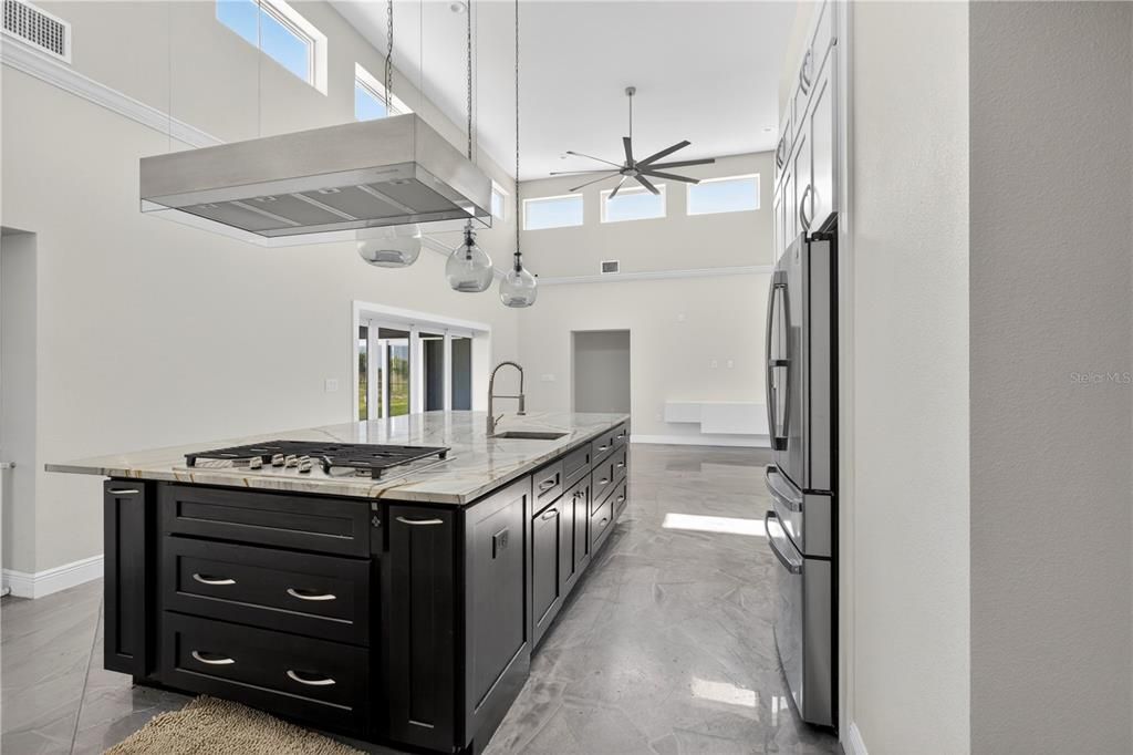 En Venta: $750,000 (3 camas, 3 baños, 3238 Pies cuadrados)