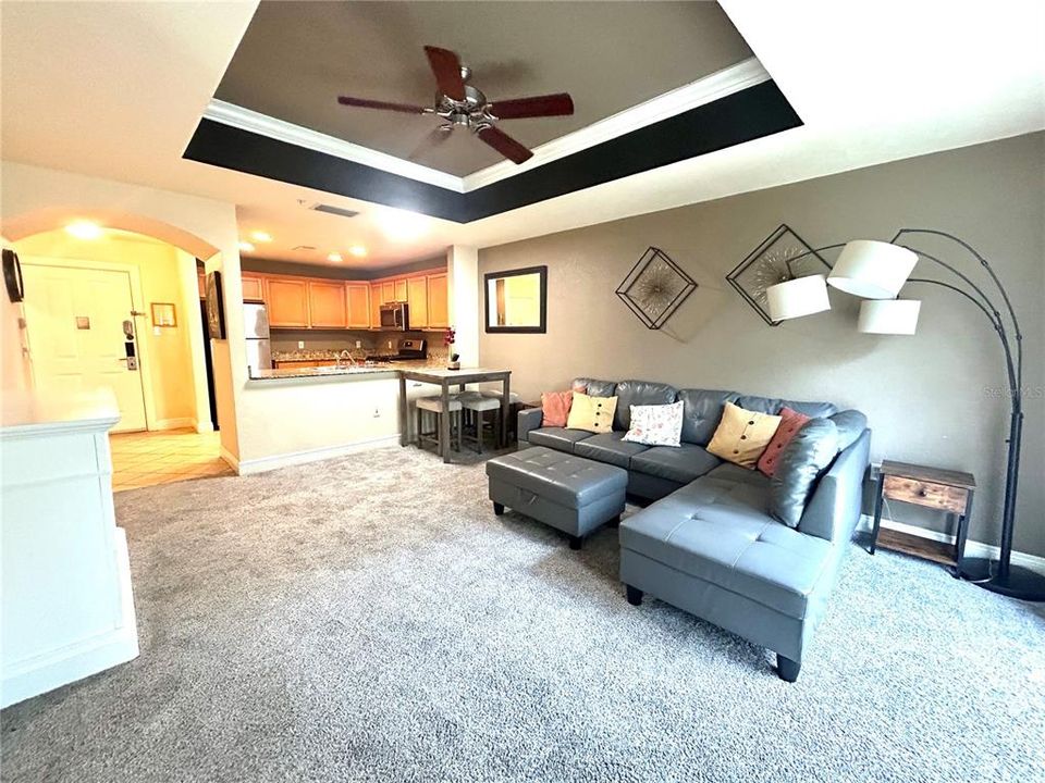 For Rent: $2,000 (1 beds, 1 baths, 823 Square Feet)