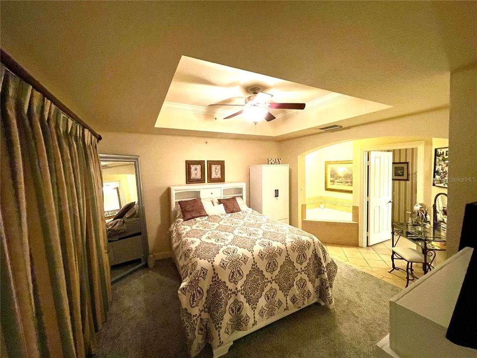 For Rent: $2,000 (1 beds, 1 baths, 823 Square Feet)
