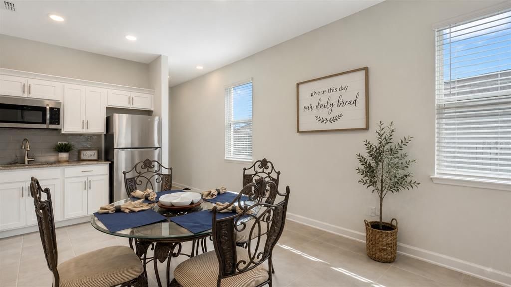 Activo con contrato: $599,000 (5 camas, 3 baños, 3469 Pies cuadrados)