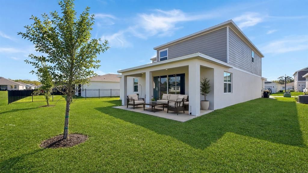 Activo con contrato: $599,000 (5 camas, 3 baños, 3469 Pies cuadrados)