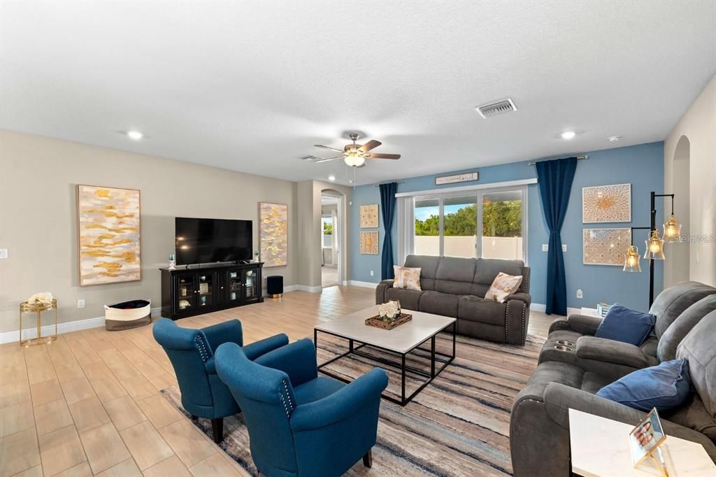 For Sale: $549,900 (4 beds, 3 baths, 2797 Square Feet)