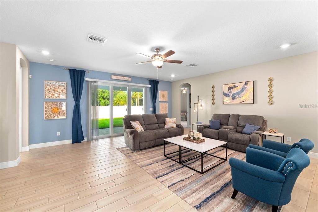 For Sale: $549,900 (4 beds, 3 baths, 2797 Square Feet)