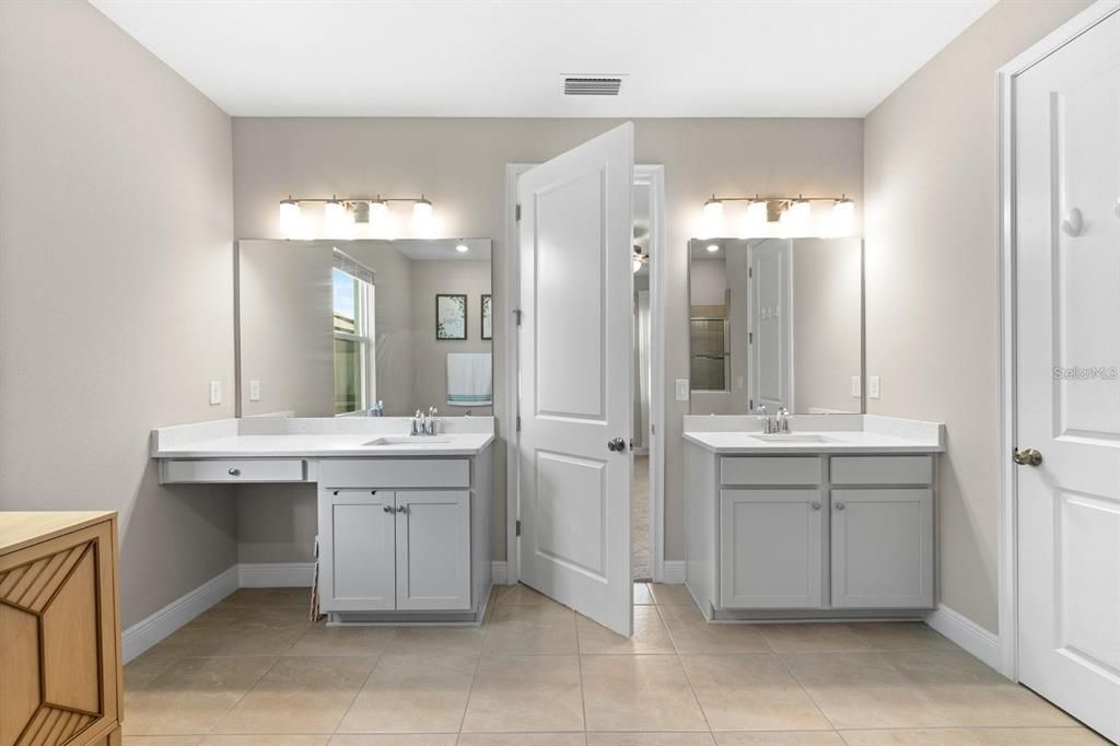 For Sale: $549,900 (4 beds, 3 baths, 2797 Square Feet)