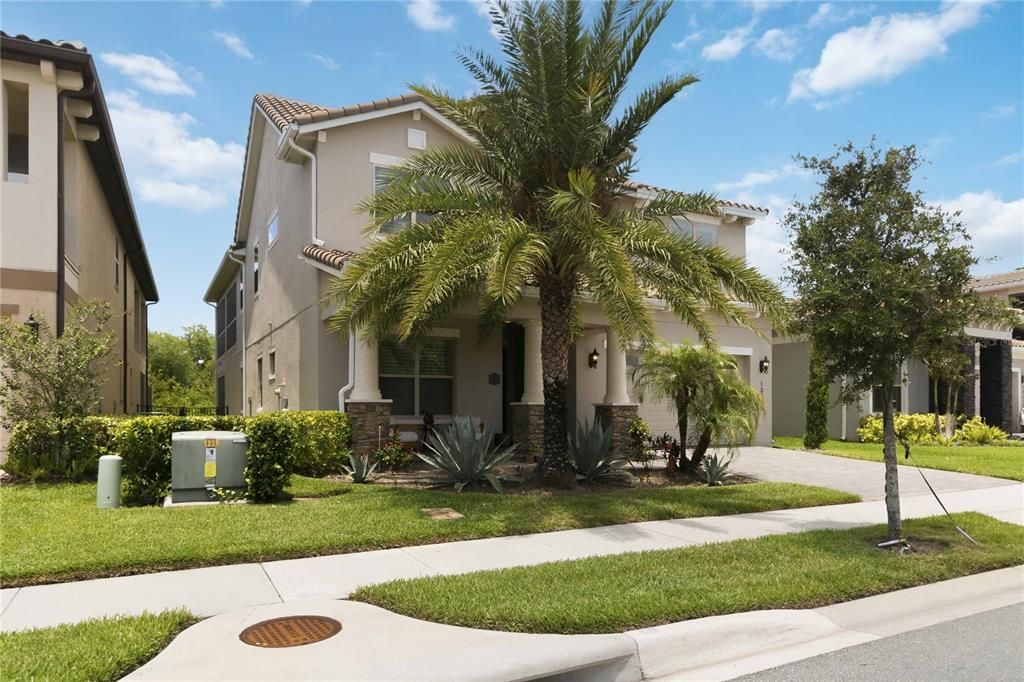 For Sale: $989,990 (4 beds, 4 baths, 3869 Square Feet)