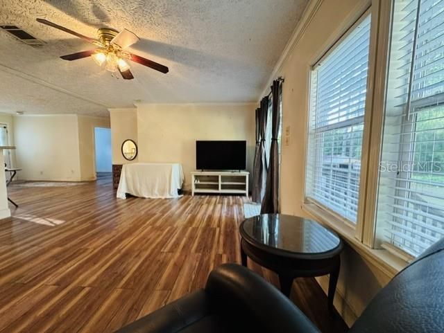 En Venta: $249,900 (3 camas, 2 baños, 1152 Pies cuadrados)