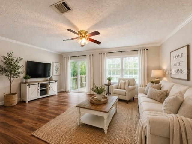 En Venta: $249,900 (3 camas, 2 baños, 1152 Pies cuadrados)