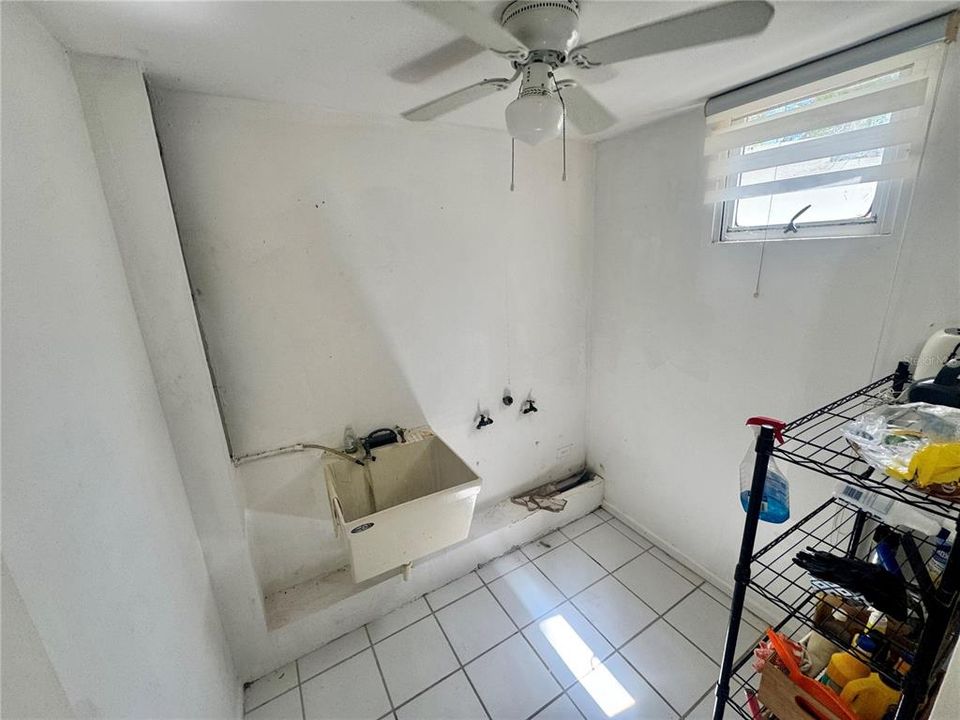 For Sale: $405,000 (3 beds, 2 baths, 2011 Square Feet)