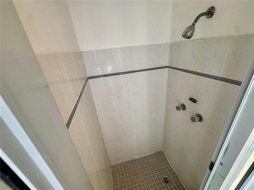 For Sale: $405,000 (3 beds, 2 baths, 2011 Square Feet)