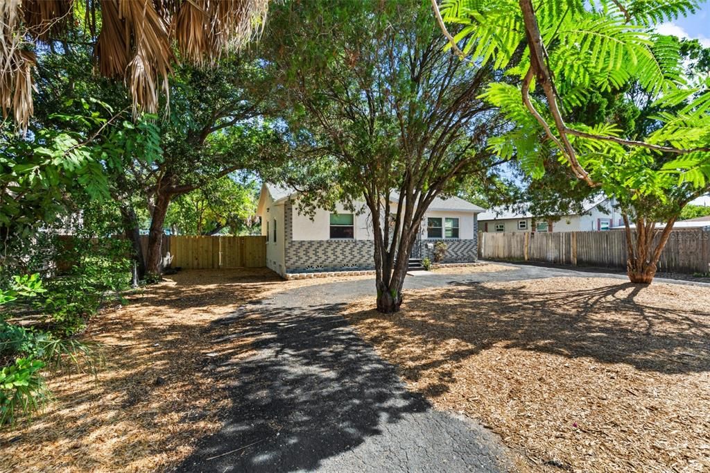 For Sale: $409,900 (3 beds, 2 baths, 1332 Square Feet)