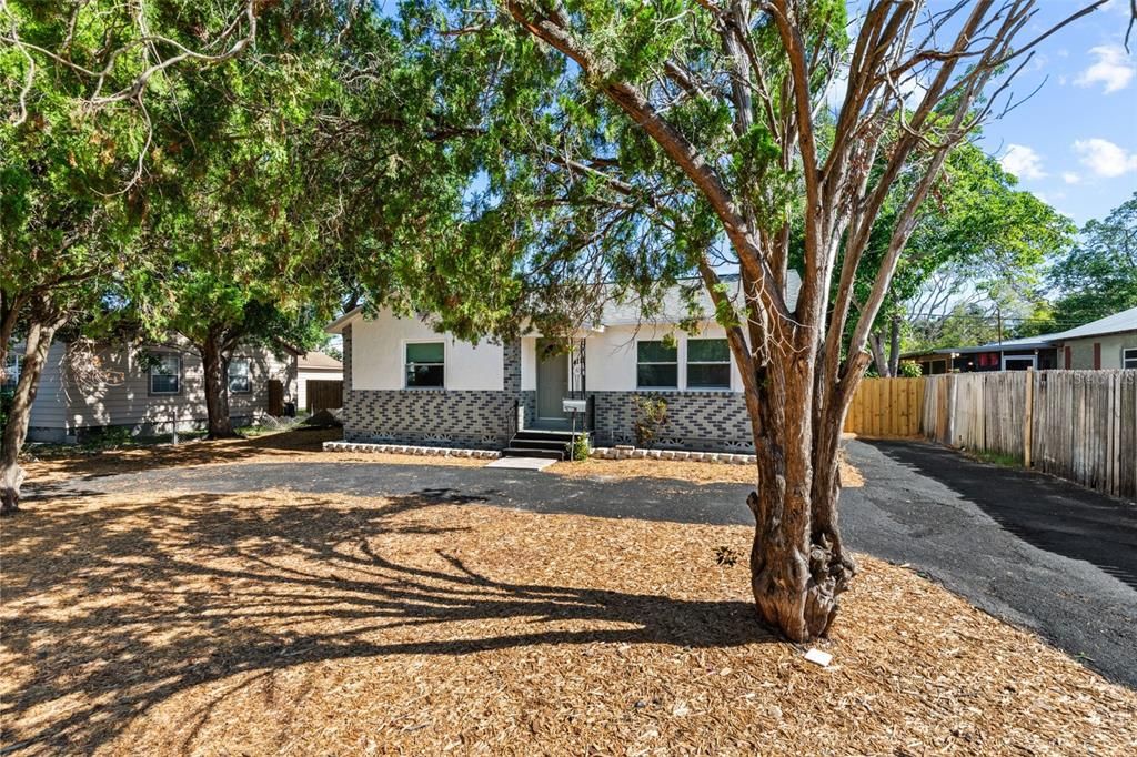 For Sale: $409,900 (3 beds, 2 baths, 1332 Square Feet)