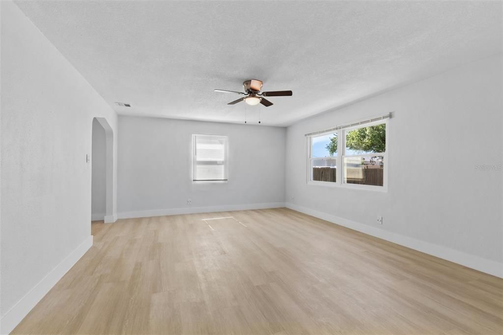 For Sale: $409,900 (3 beds, 2 baths, 1332 Square Feet)