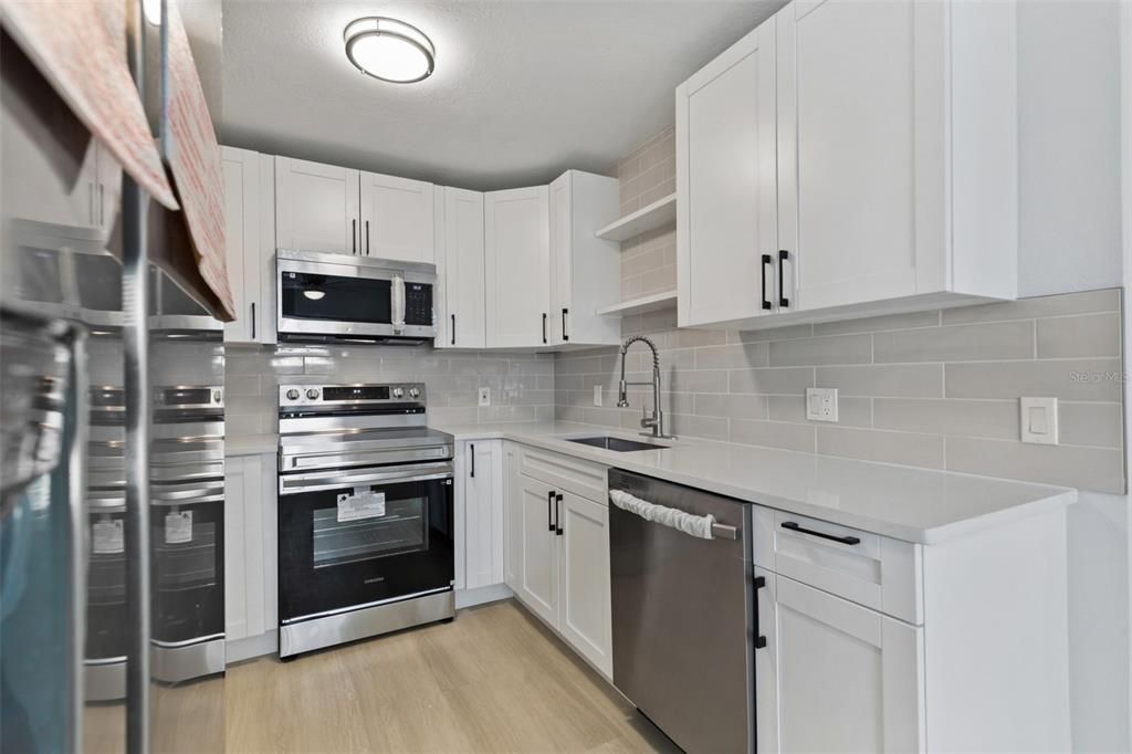 For Sale: $409,900 (3 beds, 2 baths, 1332 Square Feet)