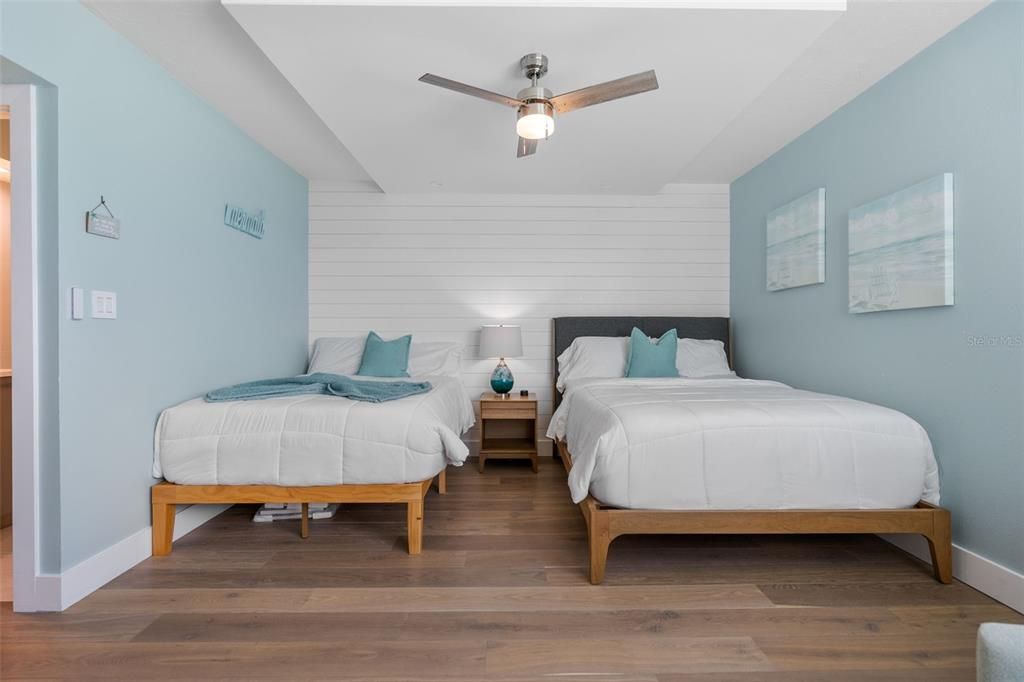 For Sale: $1,400,000 (2 beds, 2 baths, 1409 Square Feet)