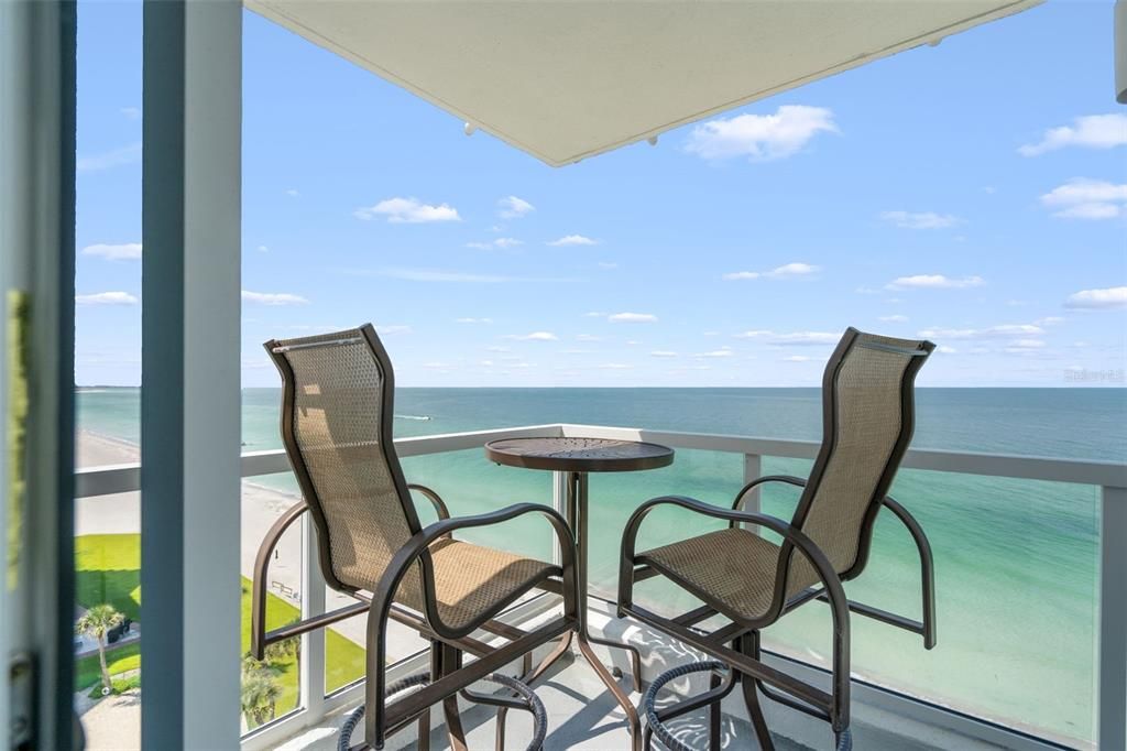 For Sale: $1,400,000 (2 beds, 2 baths, 1409 Square Feet)