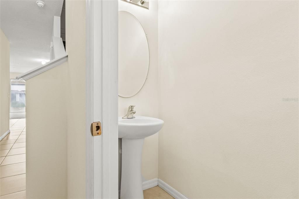 For Rent: $2,200 (3 beds, 2 baths, 1785 Square Feet)
