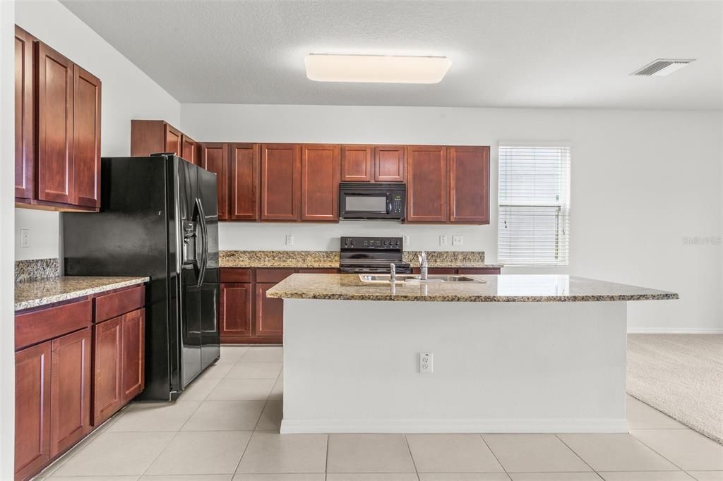 For Rent: $2,200 (3 beds, 2 baths, 1785 Square Feet)