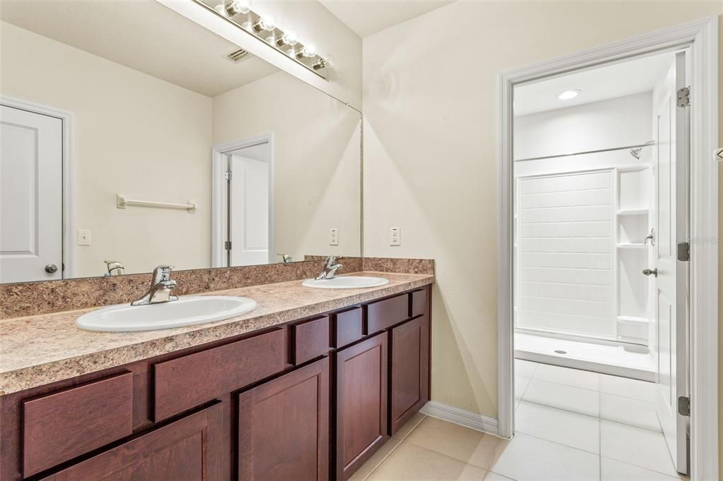 For Rent: $2,200 (3 beds, 2 baths, 1785 Square Feet)
