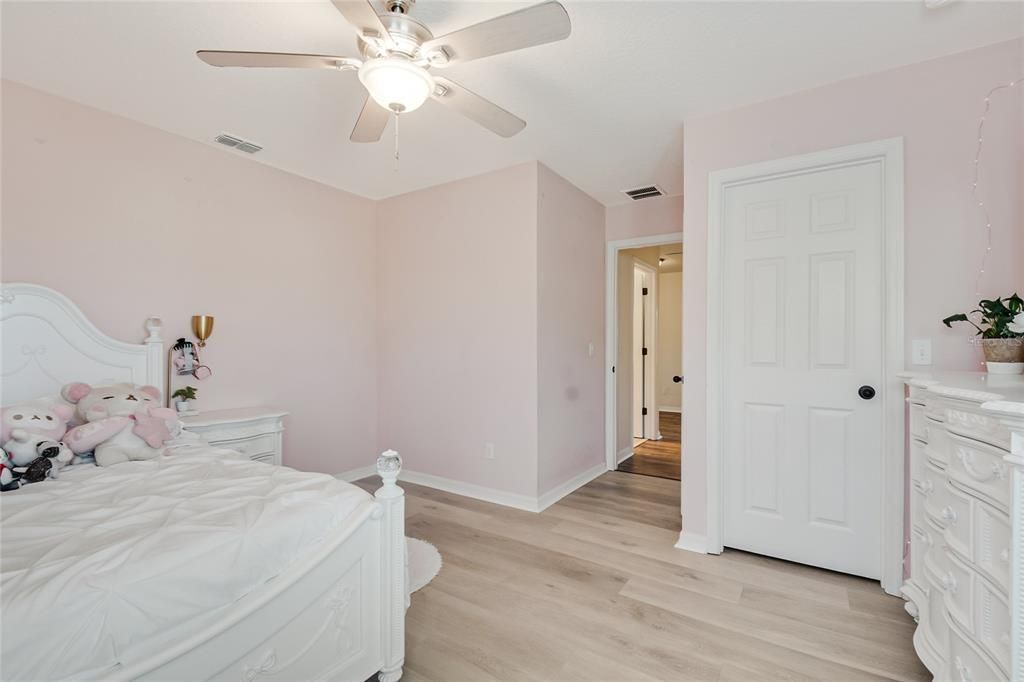 For Sale: $650,000 (5 beds, 3 baths, 3114 Square Feet)