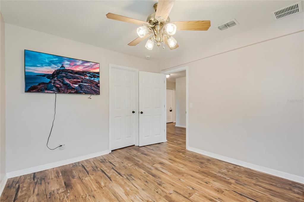 For Sale: $650,000 (5 beds, 3 baths, 3114 Square Feet)