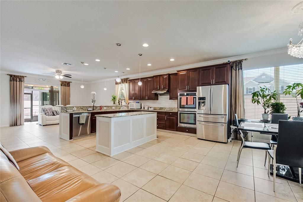 For Sale: $650,000 (5 beds, 3 baths, 3114 Square Feet)